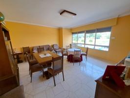 Casa esquinera en venta con garaje cerca del parque Pere Crespi photo 0