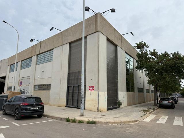 Nave industrial en venta en Valencia photo 0