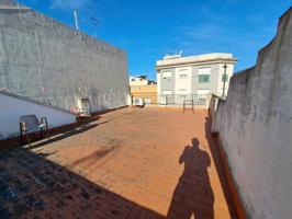 Se vende amplia casa para reformar con dos terrazas, patio y posibilidad de garaje  en el barrio Sants Patrons de Alzira photo 0