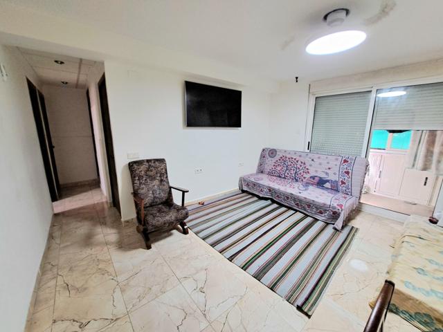 Se vende cuarto piso sin ascensor en el barrio Sants Patrons Alzira. photo 0
