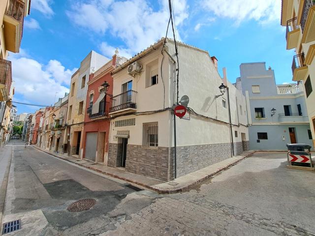 CASA COMPLETAMENTE REFORMADA A POCOS MINUTOS DEL CENTRO photo 0