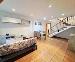 Se vende esta preciosa casa a pocos metros del centro comercial en Carcaixent photo 0