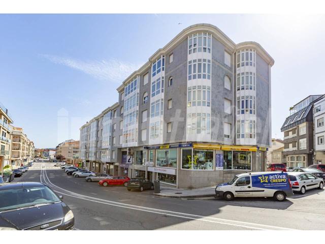 Plaza de Garaje a la venta en la mejor zona comercial del casco urbano de Portonovo photo 0
