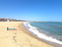 Apartamento con piscina y garaje al lado de la playa. photo 0