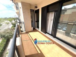 Apartamento en la playa con piscina y garaje photo 0