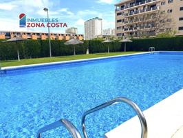 ADOSADO EN EL MAR CON GARAJE, PISCINA Y GRANDES TERRAZAS photo 0