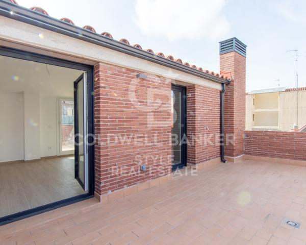 Casa En venta en Terrassa photo 0