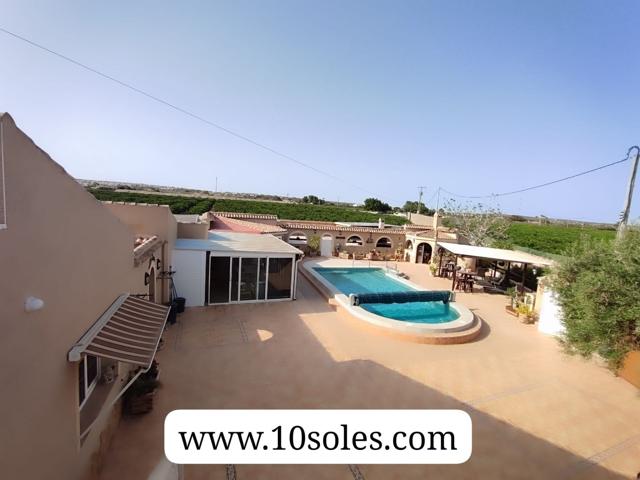 Villa En venta en Rojales photo 0