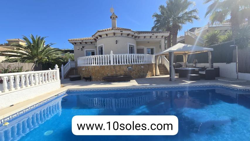 Villa En venta en Bigastro photo 0