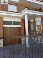 SE VENDE CHALET EN MADRIGUERAS - ALBACETE photo 0