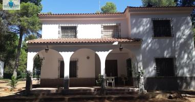 INMOHOUSE vende casa con terreno en urbaización pinares del Júcar. photo 0