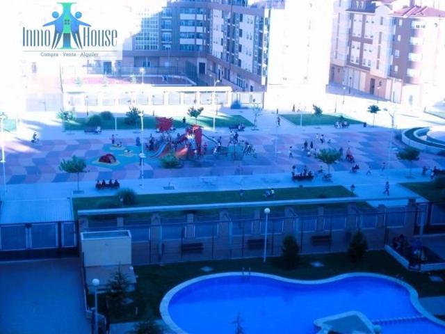 M056 INMOHOUSE VENDE AMPLIO PISO CON TERRAZA Y PISCINA COMUNITARIA photo 0