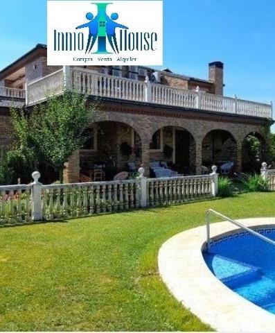 SE VENDE CHALET CERCA DE ALBACETE. URBANIZACIÓN VIGILADA. photo 0