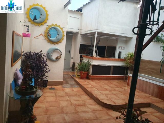 INMOHOUSE VENDE CASA PAREADA DE UNA PLANTA EN INMEJORABLE ZONA DE ALBACETE photo 0