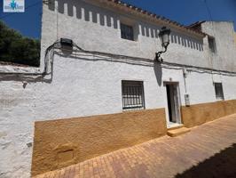 SE VENDE TERRENO CON DOS CASAS - ALCADOZO photo 0
