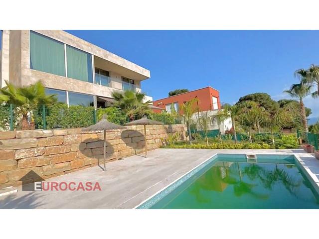 Casa en venta en Canyelles-La Montgoda photo 0