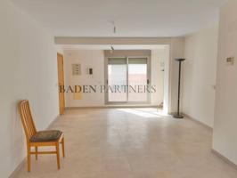 Piso en venta en Nucli Urbà photo 0