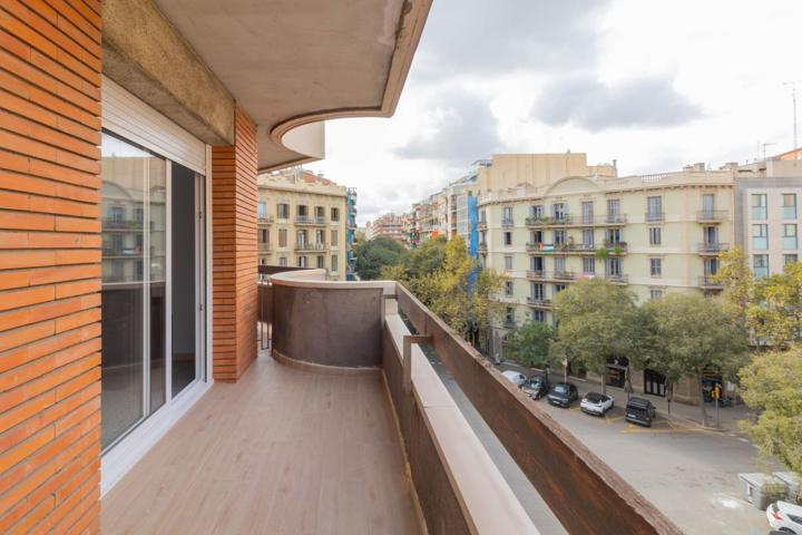 Piso En venta en Sant Antoni, Barcelona photo 0