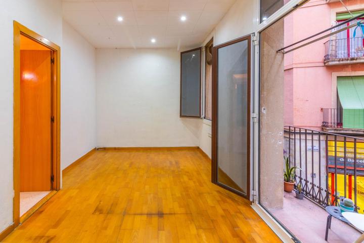 Piso En venta en El Raval, Barcelona photo 0