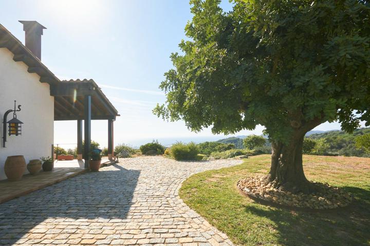 ESPECTACULAR CASA EN LA CORNISA CON VISTAS AL MAR photo 0