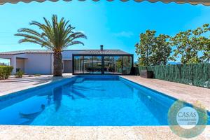 Precioso y amplio chalet con piscina en Tortosa photo 0