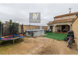 Casa pareada en venta en El Viso de San Juan photo 0