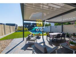 CHALET PAREADO EN NAVALCARNERO photo 0