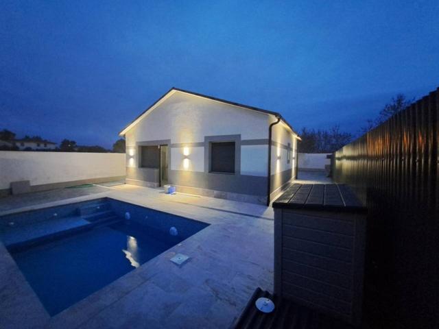 Chalet en venta en Las Ventas de Retamosa photo 0