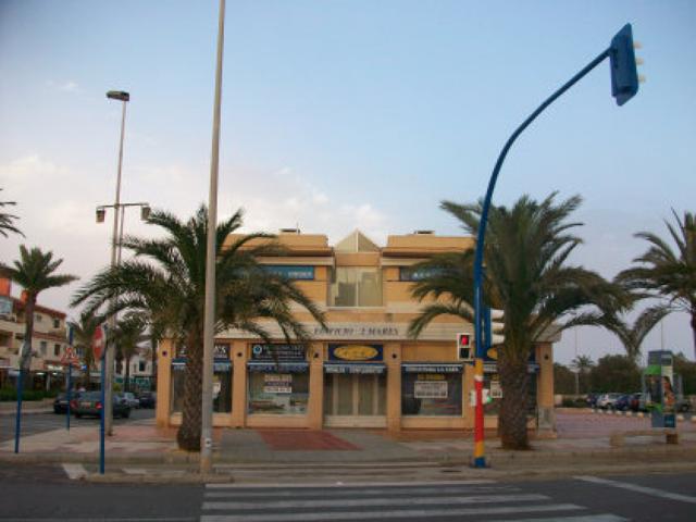 Alquiler Local Comercial en Plaza Bohemia de La Manga con terraza photo 0