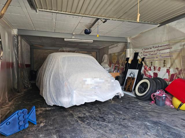 Se vende cochera y almacén en Los Dolores cerca de la Plaza del Tulipán photo 0