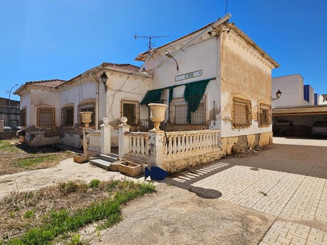 Chalet con terreno en La Rosaleda photo 0