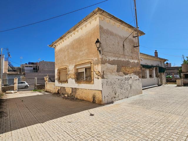 Chalet con parcela de 700m2 en La Rosaleda photo 0