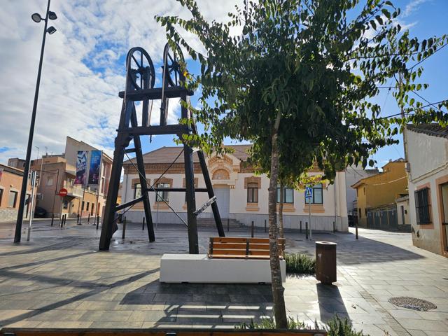 Se vende Piso a estrenar con garaje y trastero en la Unión photo 0