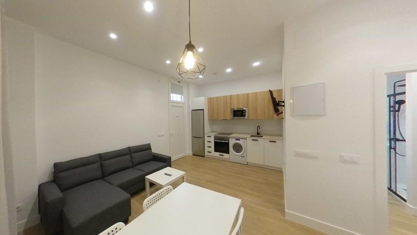 Loft En alquiler en Calle De Nicolasa Gómez, San Blas, Madrid photo 0