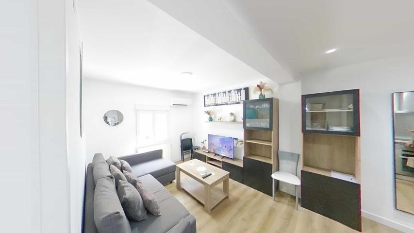 Piso En alquiler en Calle Chantada, Fuencarral, Madrid photo 0