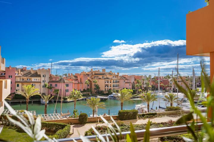 Piso En venta en Puerto De Sotogrande-La Marina, Sotogrande photo 0