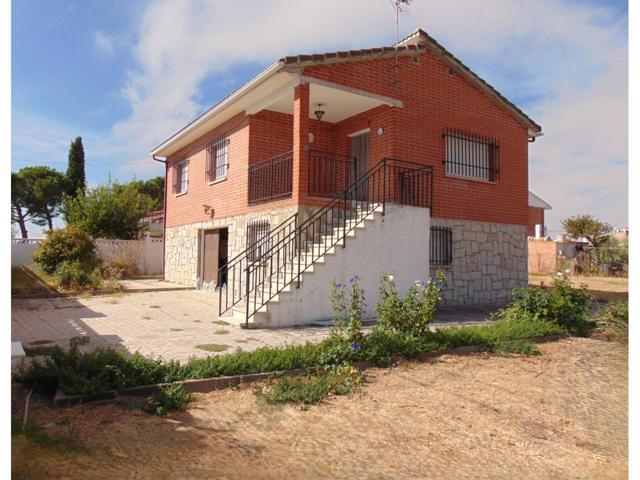 Chalet unifamiliar en venta en Casarrubios del Monte(45950) photo 0