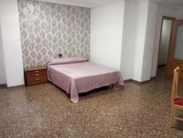 Se alquila habitación doble en piso compartido en zona norte Castellón. photo 0
