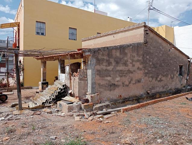 Se vende casa a reformar con terreno en Benadresa. photo 0