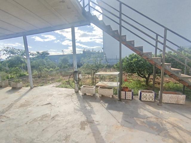 Se vende casa con terreno en Av. Alcora photo 0