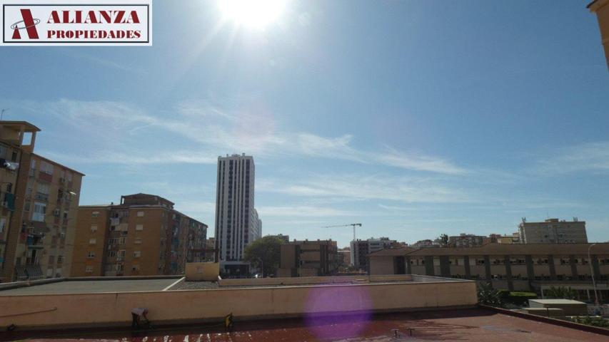 Piso totalmente exterior orientación sur con aparcamiento y vistas despejadas photo 0