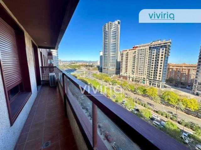 Piso en alquiler en Av Cortes Valencianas, Valencia photo 0