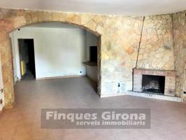 Casa unifamiliar en venta en LLAGOSTERA photo 0