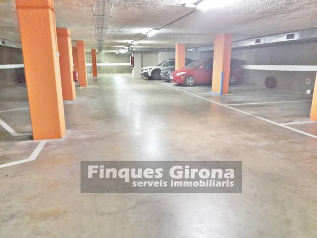Parking en venta en Eixample photo 0