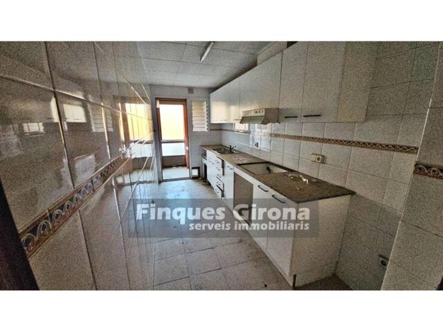 PISO EN VENTA EN GIRONA (ZONA JOCS OLIMPICS) photo 0