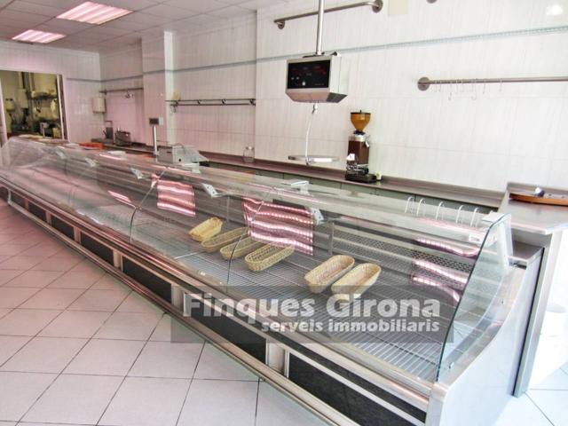 LOCAL PARA ASADOR O CARNICERÍA EN GIRONA photo 0