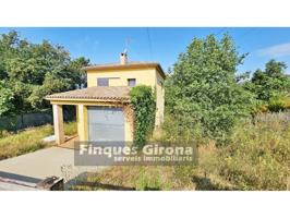 MAGNIFICA CASA EN VENTA EN BESCANÓ photo 0