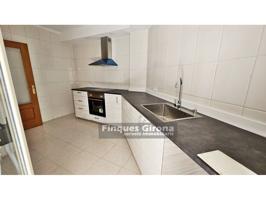 PISO EN VENTA EN SANTA EUGENIA, GIRONA. photo 0