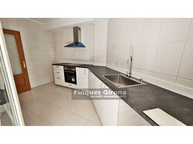 PISO EN VENTA EN SANTA EUGENIA, GIRONA. photo 0