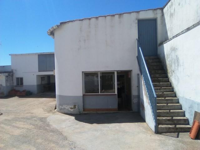 Local en venta en Peñarroya-Pueblonuevo de 1165 m2 photo 0